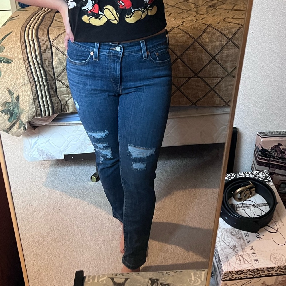 Levi’s jeans size 28